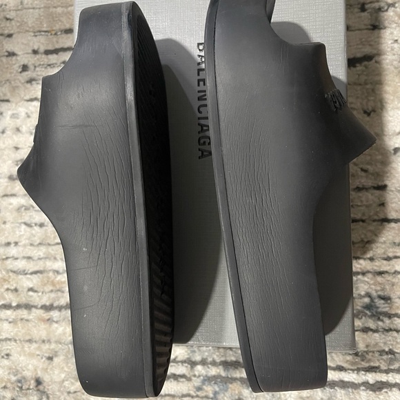 BALENCIAGA Chunky Rubber Slides - Picture 4 of 5